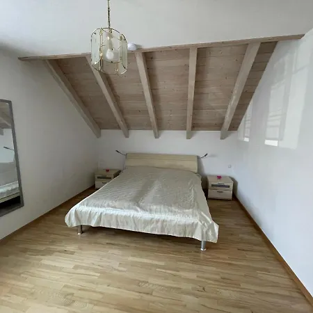 Schoene Ferienwohnung In Augsburg/ 94M^2 *